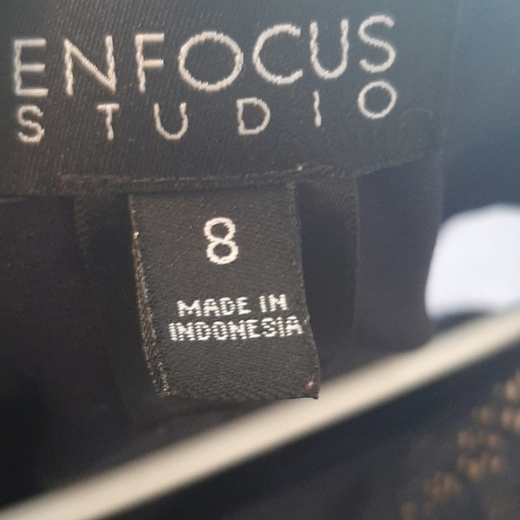 Womens knee length dress - Picture 4 of 4